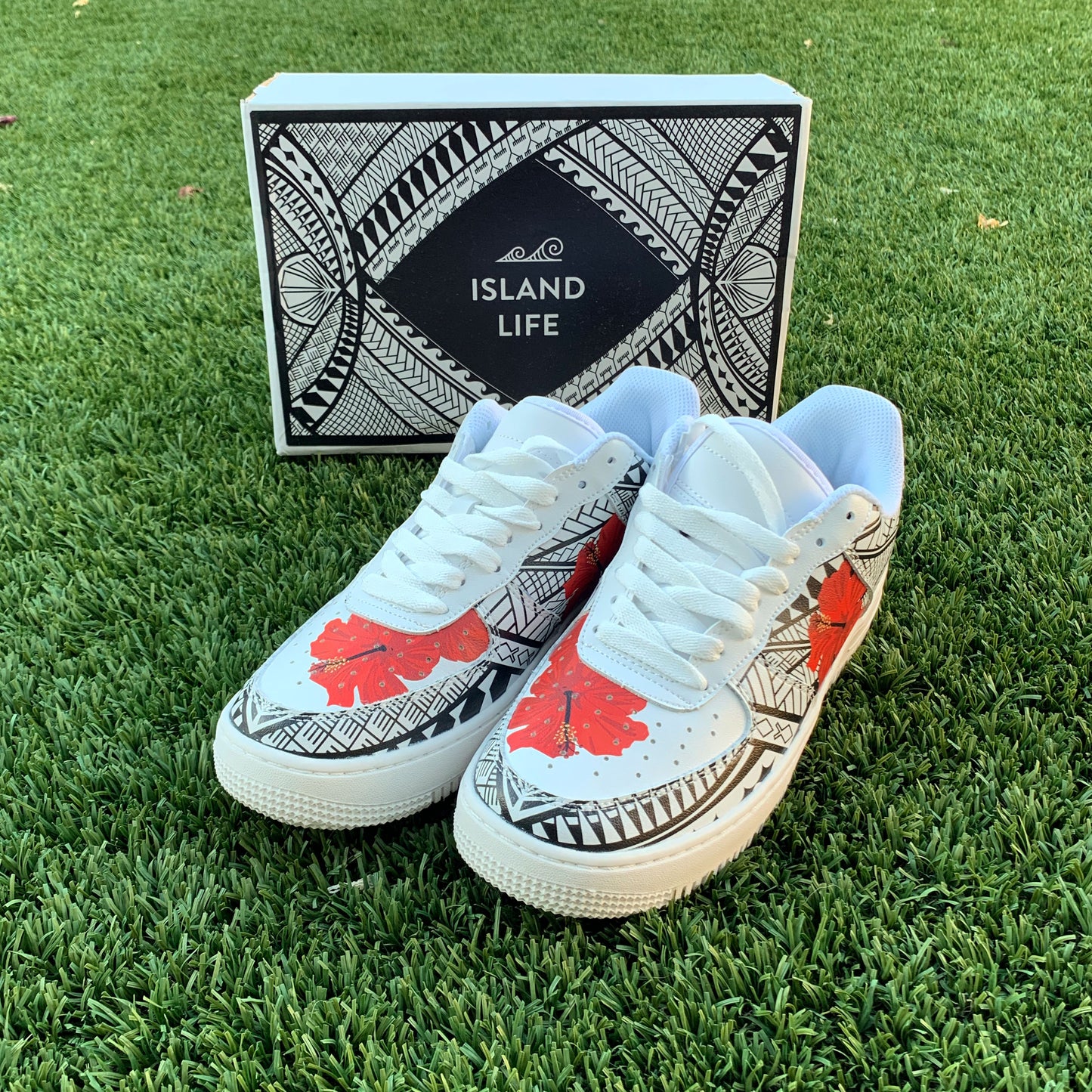 Guam Red Hibiscus Tribal White Core Low Shoes