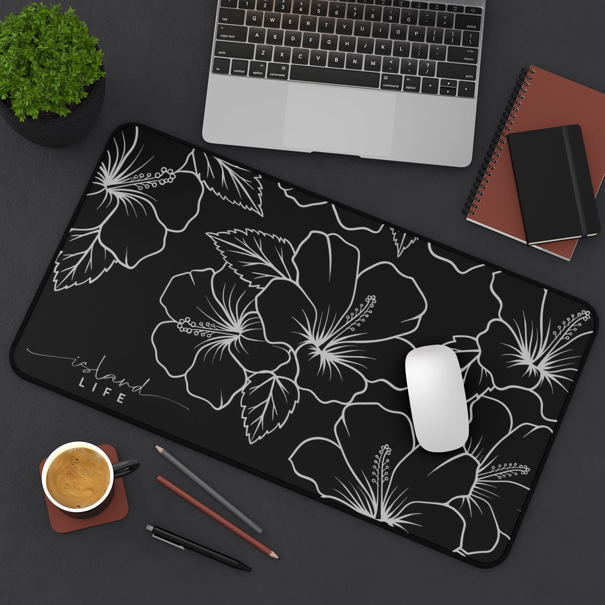 Guam CNMI Modern Hibiscus Black Gaming Pad Desk Mat