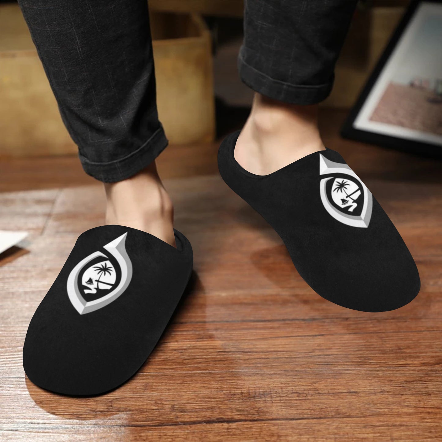 Guam Fishing Hook Men's House Slippers